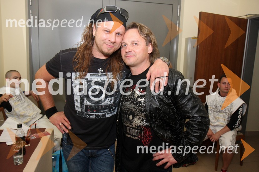 Roki Petkovič in Matjaž Jelen, skupina Šank RockCasino Mond: 6Pack Čukur, predstavitev albuma Gangsta, Dilla, Playa, Gorilla,