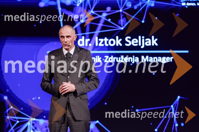 dr. Iztok Seljak, predsednik, Združenje ManagerBranko Franc Selak prejemnik priznanja za življenjsko delo na področju managementa 2023