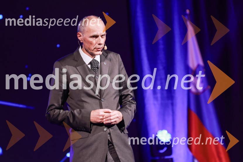 dr. Iztok Seljak, predsednik, Združenje ManagerBranko Franc Selak prejemnik priznanja za življenjsko delo na področju managementa 2023