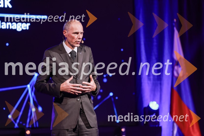 dr. Iztok Seljak, predsednik, Združenje ManagerBranko Franc Selak prejemnik priznanja za življenjsko delo na področju managementa 2023