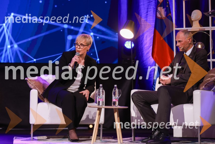 dr. Nataša Pirc Musar, predsednica Republike Slovenije; dr. Iztok Seljak, predsednik, Združenje ManagerBranko Franc Selak prejemnik priznanja za življenjsko delo na področju managementa 2023