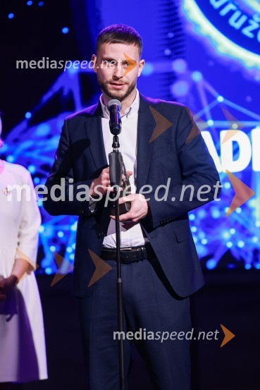  Michal Maco, direktor podjetja Corwin v Sloveniji in ustanoviteljev slovaške znamke oblačil BratiskaBranko Franc Selak prejemnik priznanja za življenjsko delo na področju managementa 2023