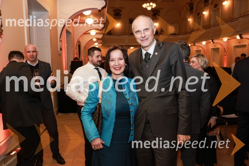  Mirjana Dimc Perko; dr. Iztok Seljak, predsednik, Združenje ManagerBranko Franc Selak prejemnik priznanja za življenjsko delo na področju managementa 2023