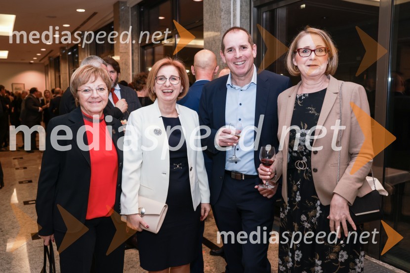 mag. Vojka  Ravbar, namestnica glavnega izvršnega direktorja banke SKB; mag. Anita Stojčevska, glavna izvršna direktorica, SKB Banka;  ... ;  Katja Jelerčič, članica uprave, VzajemnaBranko Franc Selak prejemnik priznanja za življenjsko delo na področju managementa 2023