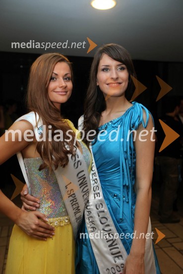 Aida Muratovič, 1. spremljevalka Miss Universe Slovenije in Rebeka Pevec, 2. spremljevalka Miss Universe SlovenijeMiss Universe 2009