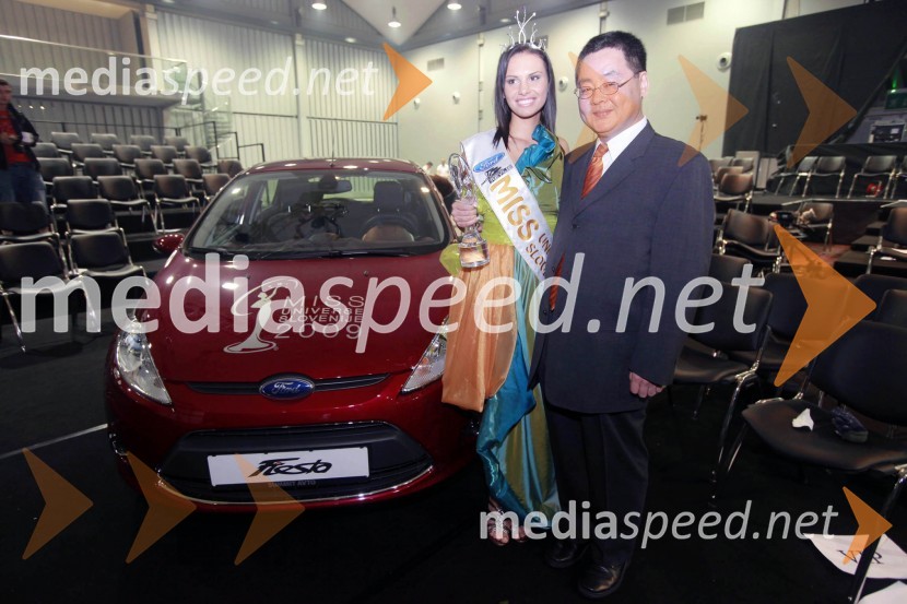 Mirela Korać, Miss Universe 2009 in Masahiro Tajima, direktor Summit motorsMiss Universe 2009