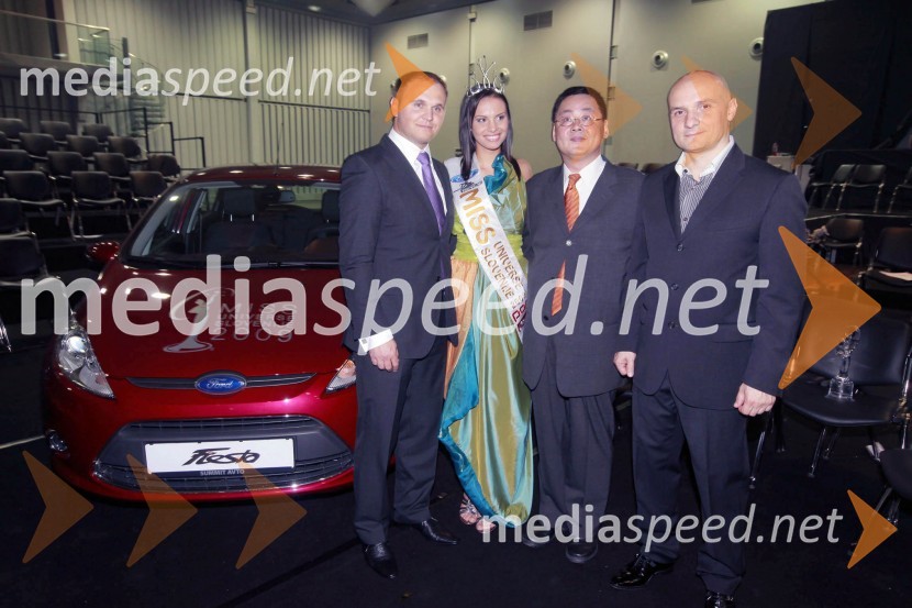 Matej Raščan, direktor in lastnik podjetja Rašica Point d.o.o. in podjetja Delo revije, d.d., Mirela Korać, Miss Universe 2009, Masahiro Tajima, direktor Summit motors in Branko Čakarmiš, programski direktor Pro Plus (POP TV in Kanal A)Miss Universe 2009