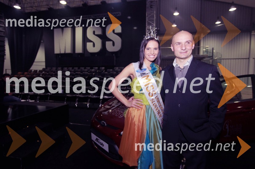 Mirela Korać, Miss Universe 2009 in Branko Čakarmiš, programski direktor Pro Plus (POP TV in Kanal A)Miss Universe 2009