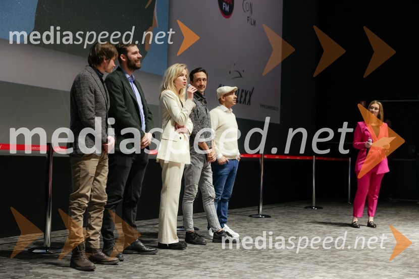  Stefan Vukić, igralec;  Nemanja Ćeranić, režiser;  Maša Đorđević, igralka;  Antionio Scarpa, igralec;  Husein Alijević, igralec;  Nadja Kovačević, radio voditeljica, Best FM Slovenija