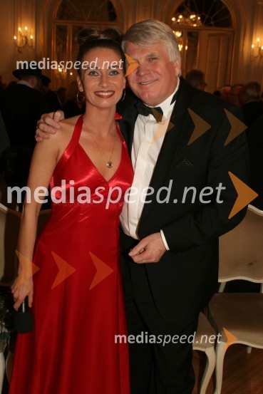  Alenka Tetičkovič, igralka; prim. prof. dr. Erih Tetičkovič, nevrolog, Oddelek za nevrološke bolezni UKC MariborUmrl je Erih Tetičkovič, oče igralke Alenke Tetičkovič