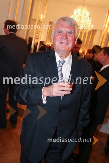 prim. prof. dr. Erih Tetičkovič, nevrolog, Oddelek za nevrološke bolezni UKC MariborUmrl je Erih Tetičkovič, oče igralke Alenke Tetičkovič