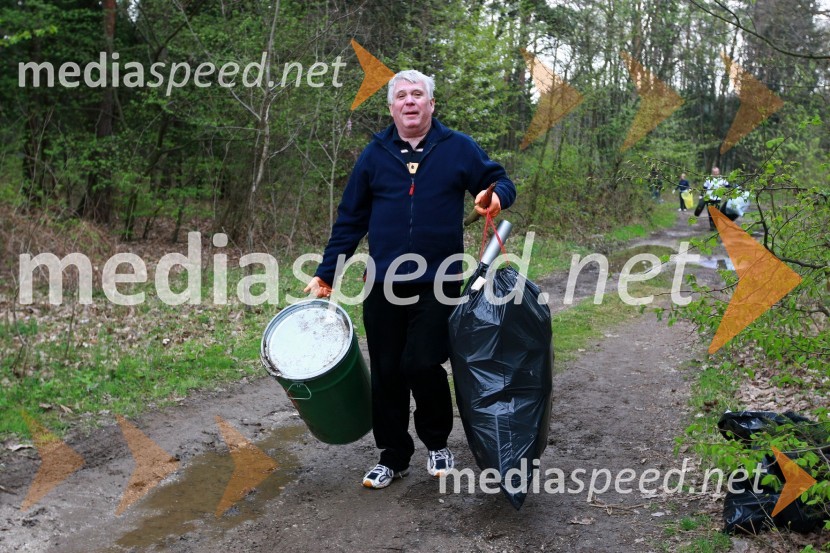 prim. prof. dr. Erih Tetičkovič, nevrolog, Oddelek za nevrološke bolezni UKC MariborUmrl je Erih Tetičkovič, oče igralke Alenke Tetičkovič