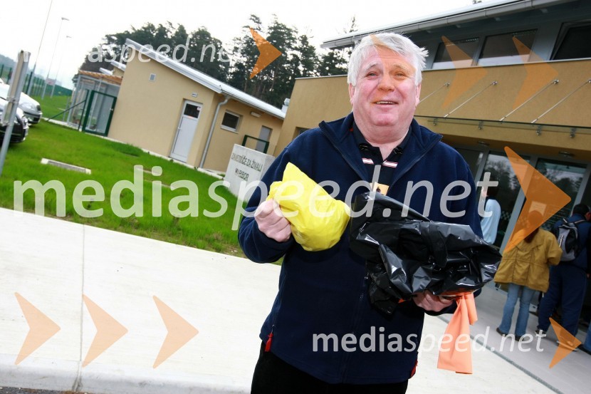 prim. prof. dr. Erih Tetičkovič, nevrolog, Oddelek za nevrološke bolezni UKC MariborUmrl je Erih Tetičkovič, oče igralke Alenke Tetičkovič