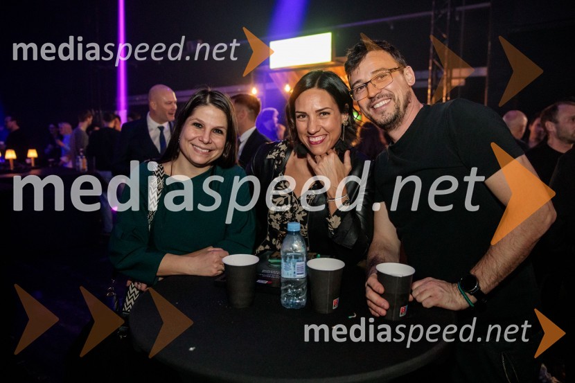  Vesna Miloševič Zupančič;  Zala Andrina Razinger, Riko Ribnica, asistentka v PR;  ... Outstanding 2023, podelitev nagrad