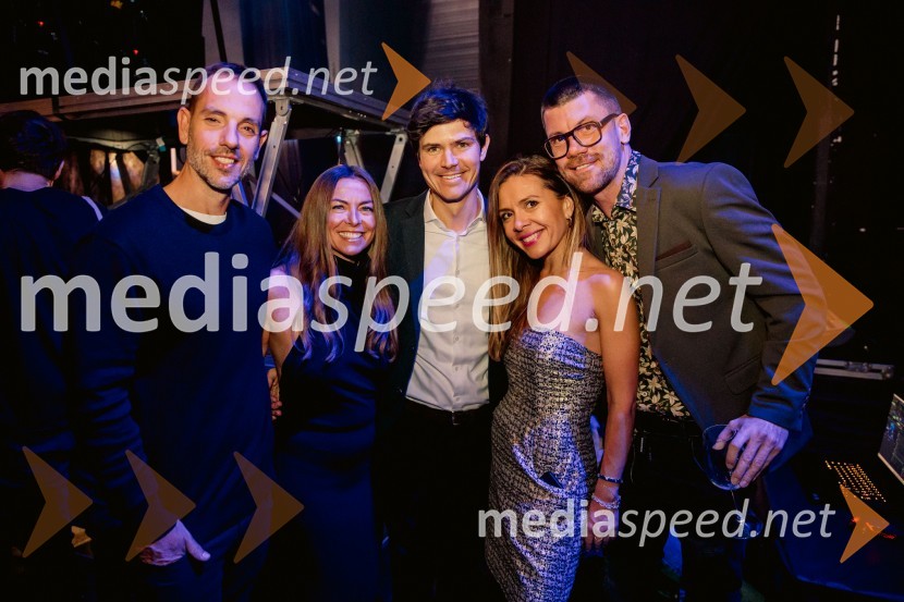  Matjaž Pucko;  Azra Pucko, Hiša plesa, Libero dance center;  Jaka Jauh, Zavarovalnica Triglav;  Viktorija Radojević Mavrič, direktorica marketinga in razvoja Mercator d.d.;  Domen  Mavrič, Agencija AVIOutstanding 2023, podelitev nagrad