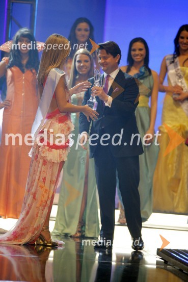 Katarina Benček, Naj dekolte 2009 in miss fotogeničnosti ter ...Miss Universe 2009