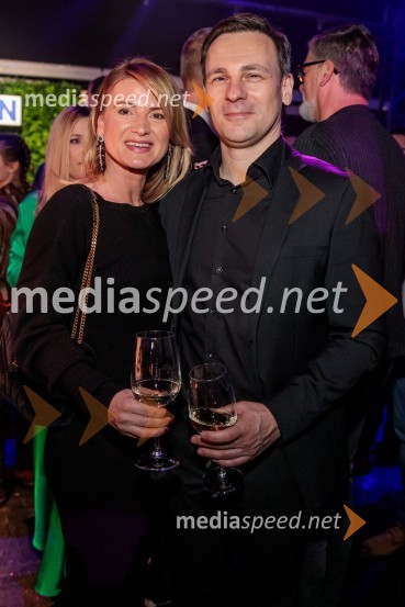  Metka Kejžar, direktorica, Digitalk d.o.o.; dr. Mitja Pirc, poslovni direktor AT Kearney, d.o.o.Outstanding 2023, podelitev nagrad