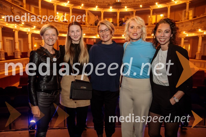  Bojana Pleterski, Info hiša;  Nina Manfreda, IPPR, agencija za komuniciranje;  ... ;  Irena Pavčič, IPPR, agencija za komuniciranje;  Petra Kregar, IPPR, agencija za komuniciranjeOutstanding 2023, podelitev nagrad