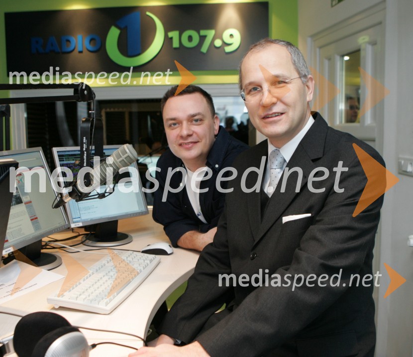 Sašo Papp, programski direktor radijske mreže Infonet ter moderator na Radiu 1 in Boris Sovič, mariborski župan v letih 1998-2006Radio 1, otvoritev nove radijske postaje