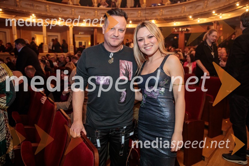  Rok Golob, skladatelj, dirigent in aranžer, King Foo;  Aleksandra Josić, pevka skupine King FooOutstanding 2023, podelitev nagrad