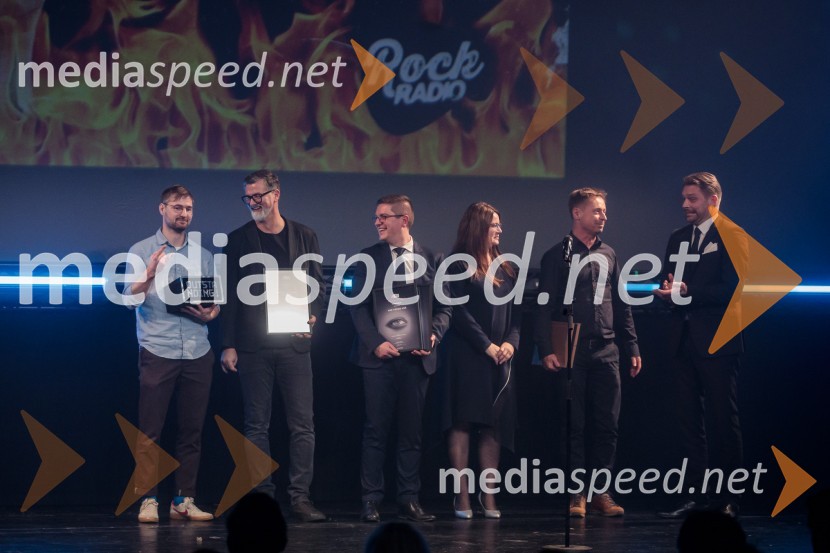  Rok Artiček;  Gregor Memedović, direktor radio Center in Rock radio;  ... ;  Lidija Rakuša, direktorica marketinga, Spar Slovenija;  ... ;  ... Outstanding 2023, podelitev nagrad