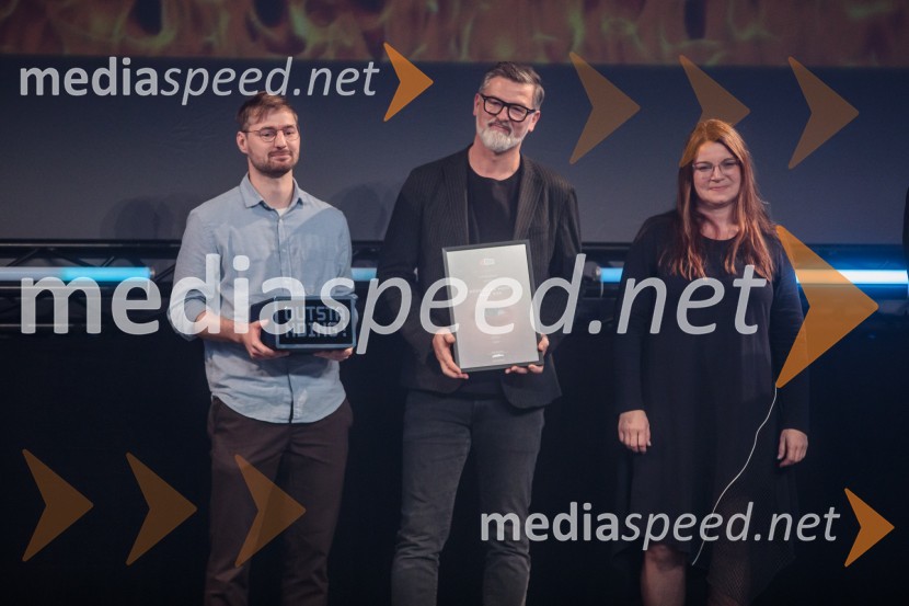  Rok Artiček;  Gregor Memedović, direktor radio Center in Rock radio;  Lidija Rakuša, direktorica marketinga, Spar SlovenijaOutstanding 2023, podelitev nagrad