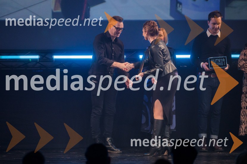  Miha Bevc, kreativni direktor, BPCS;  Špela Kregar, direktorica marketinga, Zavarovalnica SavaOutstanding 2023, podelitev nagrad