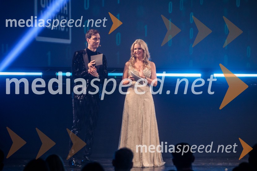  Jure Drevenšek, igralec;  Bernarda Žarn, voditeljicaOutstanding 2023, podelitev nagrad