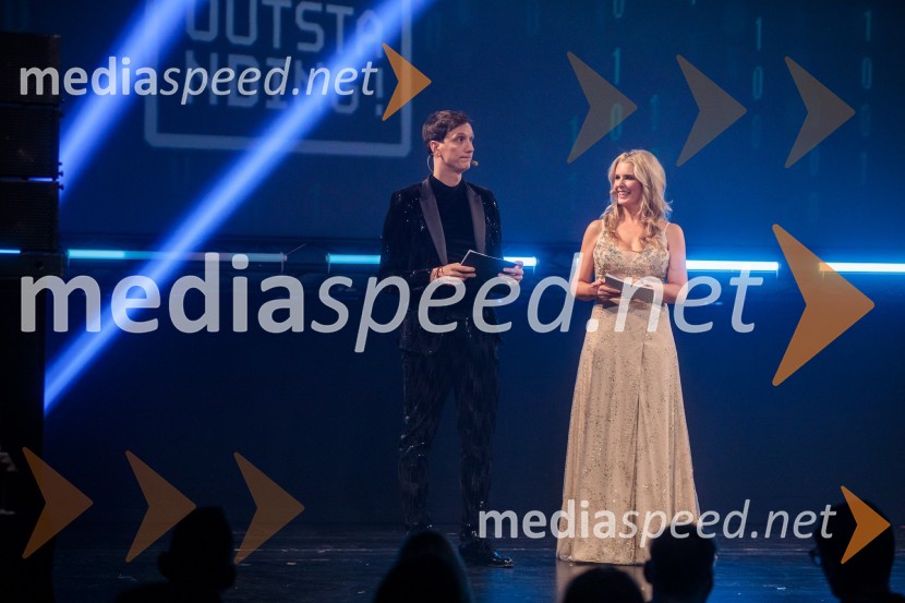  Jure Drevenšek, igralec;  Bernarda Žarn, voditeljicaOutstanding 2023, podelitev nagrad