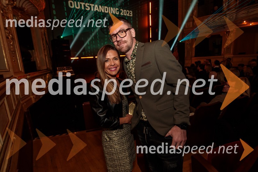  Viktorija Radojević Mavrič, direktorica marketinga in razvoja Mercator d.d.;  Domen  Mavrič, Agencija AVIOutstanding 2023, podelitev nagrad