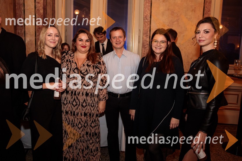  ... ;  ... ;  ... ;  Lidija Rakuša, direktorica marketinga, Spar Slovenija;  Špela Kregar, direktorica marketinga, Zavarovalnica SavaOutstanding 2023, podelitev nagrad