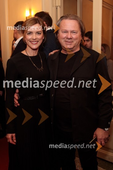  Živa Rogelj, Narodna galerija;  Tomaž Žontar, vodja razvoja storitev in inovacij, Europlakat d.o.o.Outstanding 2023, podelitev nagrad