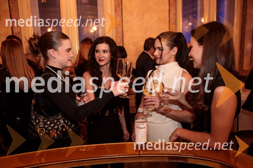  ... ; dr. dent. med. Branka Vran Benkovič, zobozdravnica;  Moeti  Korenjak Gobbo;  ... Outstanding 2023, podelitev nagrad