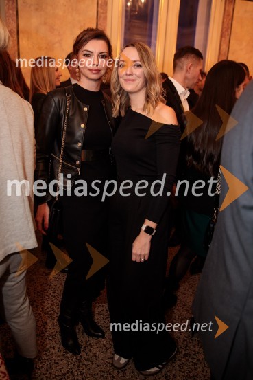  Špela Kregar, direktorica marketinga, Zavarovalnica Sava;  Karin Vidonja, vodja oglaševanja, Zavarovalnica SavaOutstanding 2023, podelitev nagrad