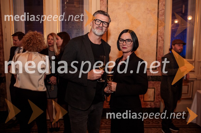  Gregor Memedović, direktor radio Center in Rock radio;  Vesna Malnar Memedovič, direktorica Zavoda KočevskoOutstanding 2023, podelitev nagrad