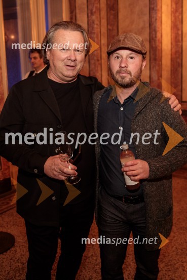  Tomaž Žontar, vodja razvoja storitev in inovacij, Europlakat d.o.o.;  Matej Pečovnik, društvo OnkomanOutstanding 2023, podelitev nagrad