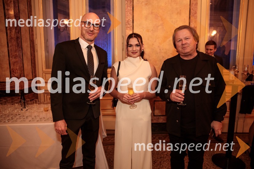  Urban  Korenjak, direktor trženja Europlakat;  Moeti  Korenjak Gobbo;  Tomaž Žontar, vodja razvoja storitev in inovacij, Europlakat d.o.o.Outstanding 2023, podelitev nagrad