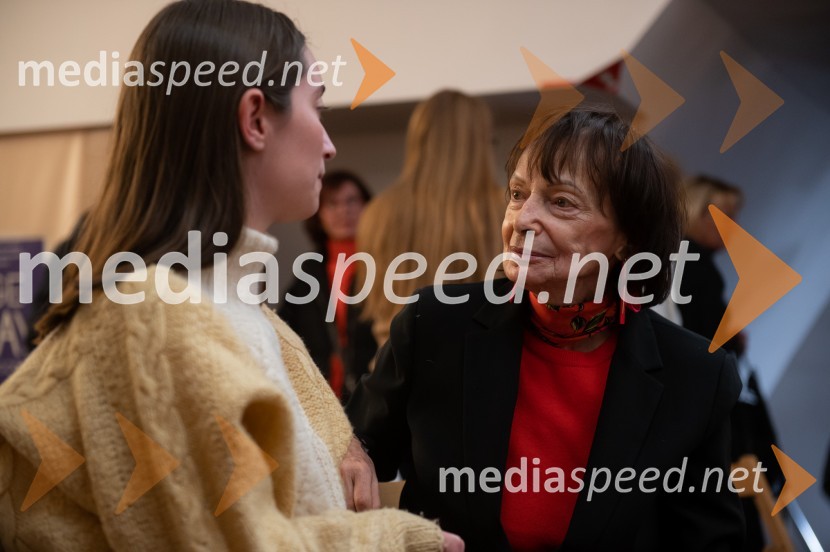  Zala Kralj, glasbenica; dr. Manca Košir, publicistkaSrečanje z Vido Igličar in Danajo Lorenčič, Mestna knjigarna Maribor