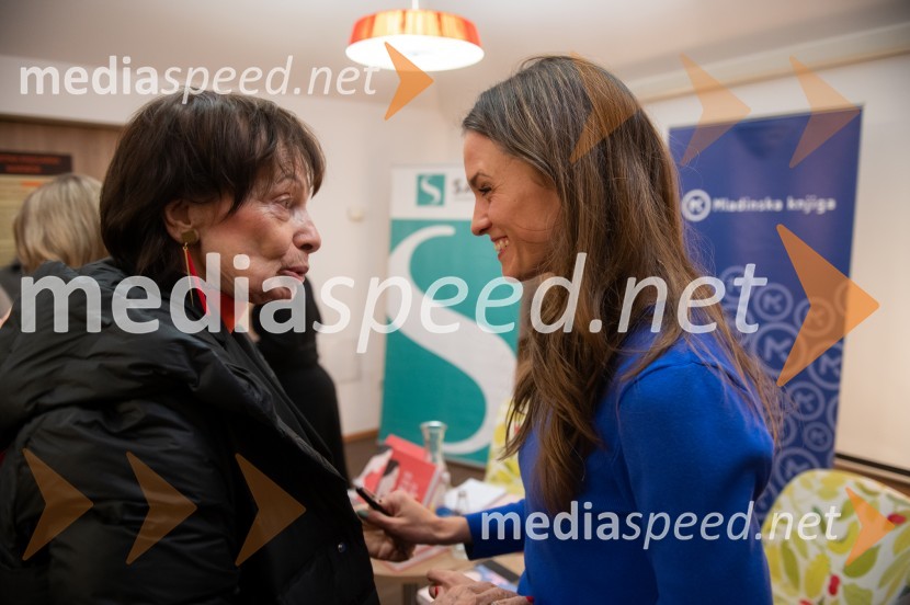 dr. Manca Košir, publicistka;  Vida Igličar, grafična oblikovalkaSrečanje z Vido Igličar in Danajo Lorenčič, Mestna knjigarna Maribor