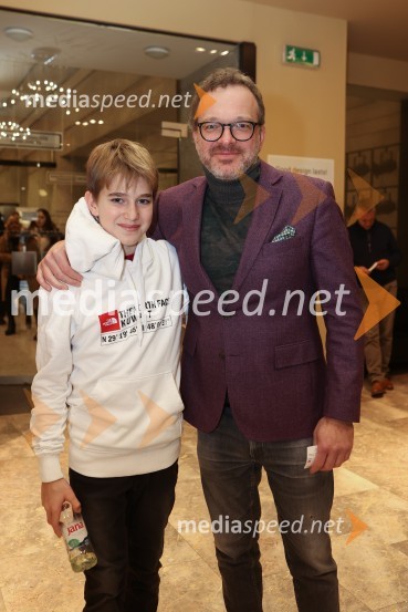  ... ;  Gregor Knafelc, Delo d.o.oBodočnost, premiera predstave v MGL