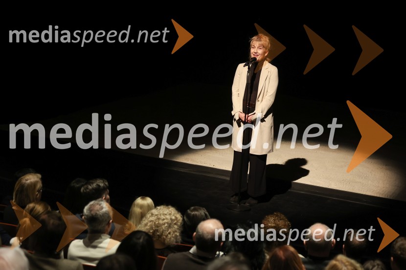  Barbara Hieng Samobor, direktorica in umetniška vodja MGLBodočnost, premiera predstave v MGL