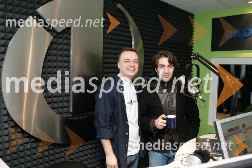 Sašo Papp, programski direktor radijske mreže Infonet ter moderator na Radiu 1 in Edward Clug, vodja baleta SNG MariborRadio 1, otvoritev nove radijske postaje