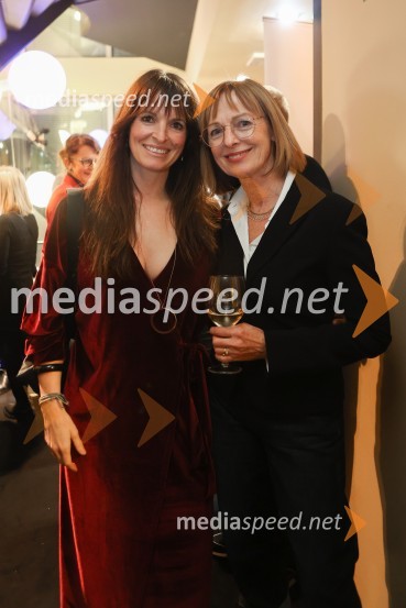  Ana Horvat Dolinar, igralka;  Bernarda Oman, igralkaBodočnost, premiera predstave v MGL