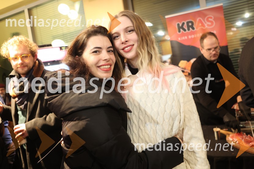  Anuša  Kodelja, igralka;  Klara Kuk, igralka, manekenkaBodočnost, premiera predstave v MGL