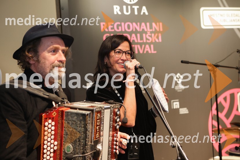  Janez Škof, igralec;  Simona  Belle, služba za stike z javnostmi MGLBodočnost, premiera predstave v MGL