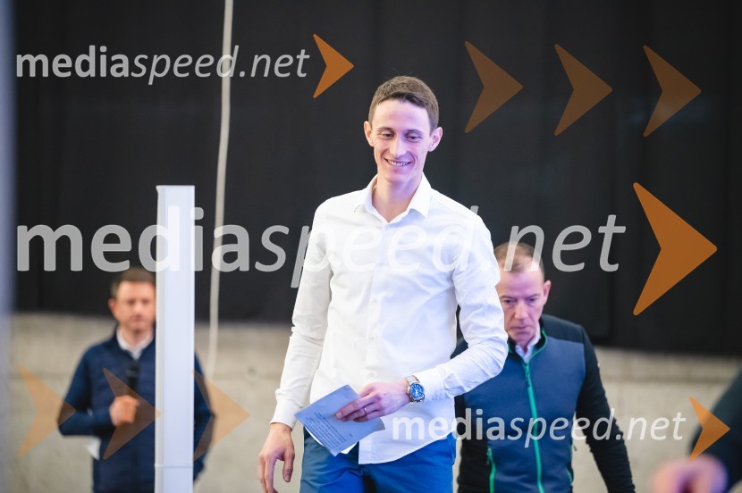  Peter  Prevc, smučarski skakalecNovinarska konferenca Petra Prevca ob zaključku njegove tekmovalne poti