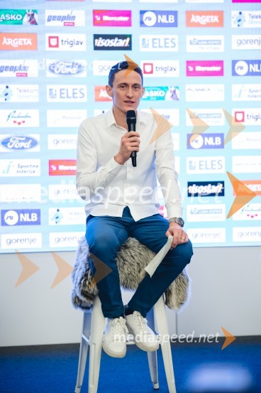  Peter  Prevc, smučarski skakalecNovinarska konferenca Petra Prevca ob zaključku njegove tekmovalne poti