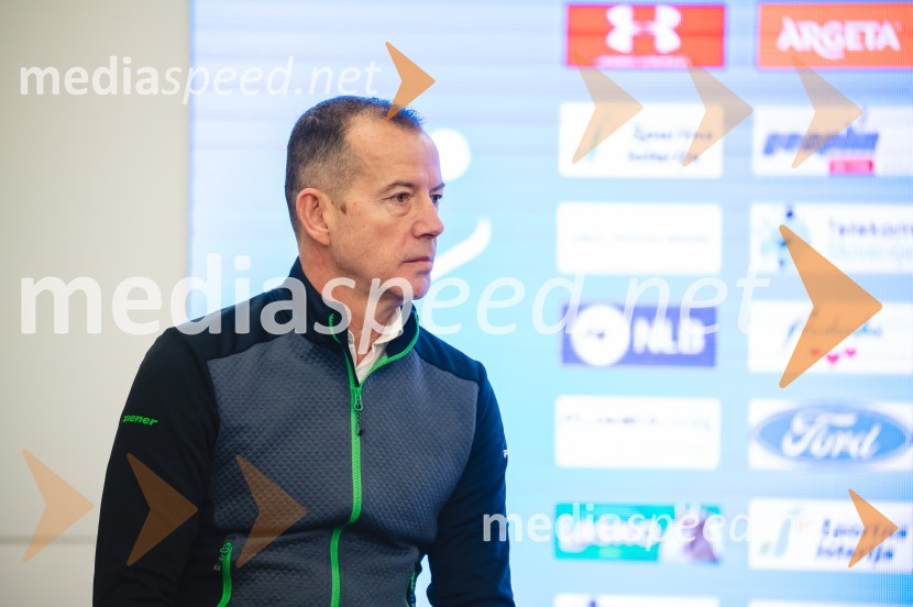  Enzo Smrekar, predsednik uprave Droge Kolinske in glavni direktor strateškega poslovnega področja v Atlantic Grupi, predsednik SZS, podpredsednik Olimpijskega komiteja SlovenijeNovinarska konferenca Petra Prevca ob zaključku njegove tekmovalne poti