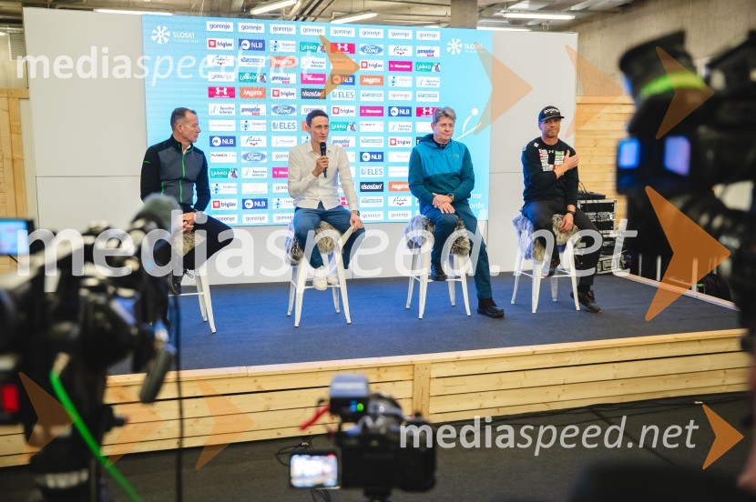  Enzo Smrekar, predsednik uprave Droge Kolinske in glavni direktor strateškega poslovnega področja v Atlantic Grupi, predsednik SZS, podpredsednik Olimpijskega komiteja Slovenije;  Peter  Prevc, smučarski skakalec;  Borut Meh, predsednik smučarskih skokov in nordijske kombinacije;  Gorazd  Pogorelčnik, vodja panoge skoki in nordijska kombinacijaNovinarska konferenca Petra Prevca ob zaključku njegove tekmovalne poti