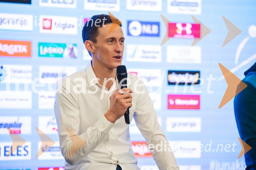  Peter  Prevc, smučarski skakalecNovinarska konferenca Petra Prevca ob zaključku njegove tekmovalne poti